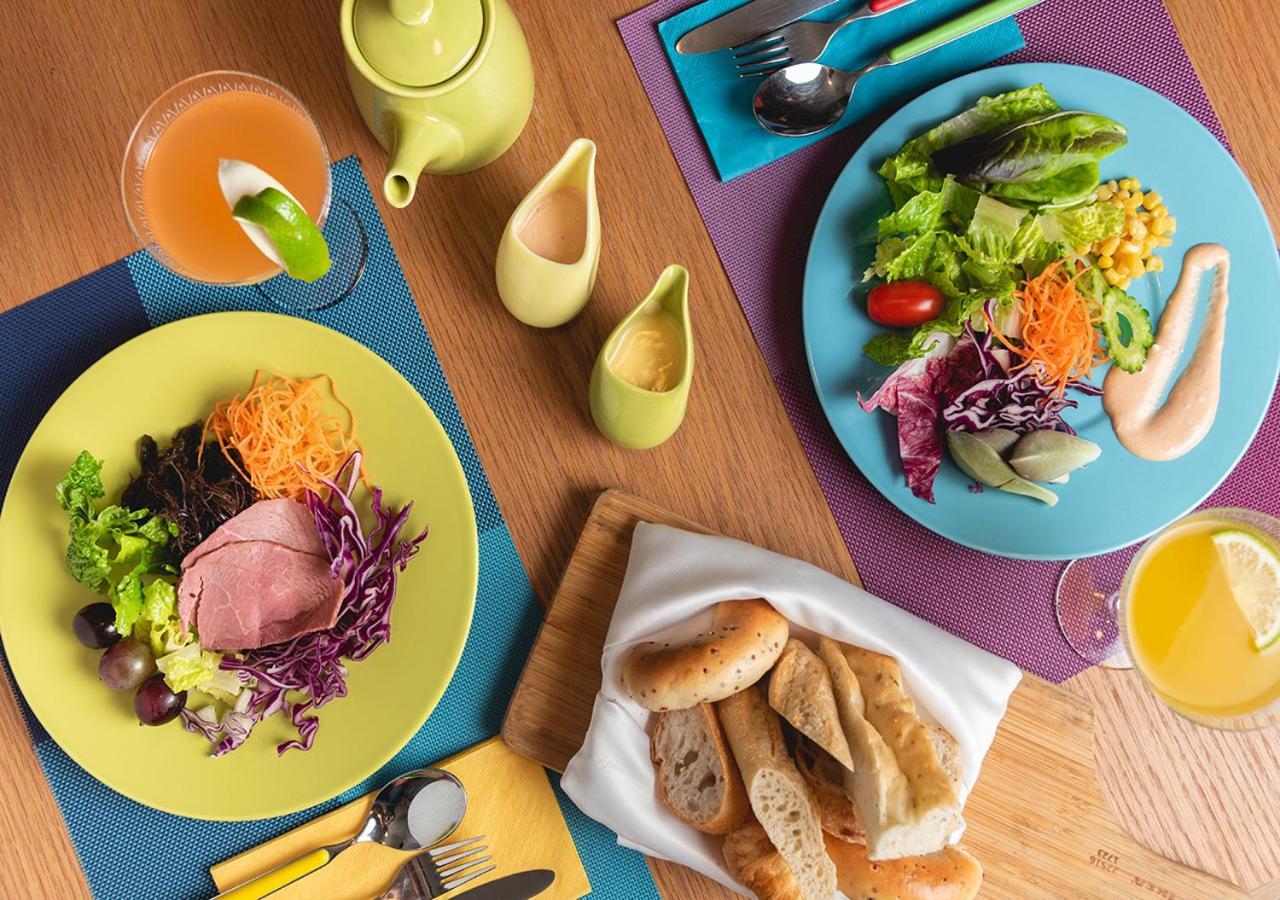 高雄中央公园英迪格酒店 外观 照片 A salad with bread